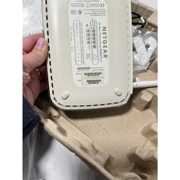 Netgear WGR614 V5 54 Mbps 4-Port Wireless Router Works‎ With Everything Included - Picture 14 of 16